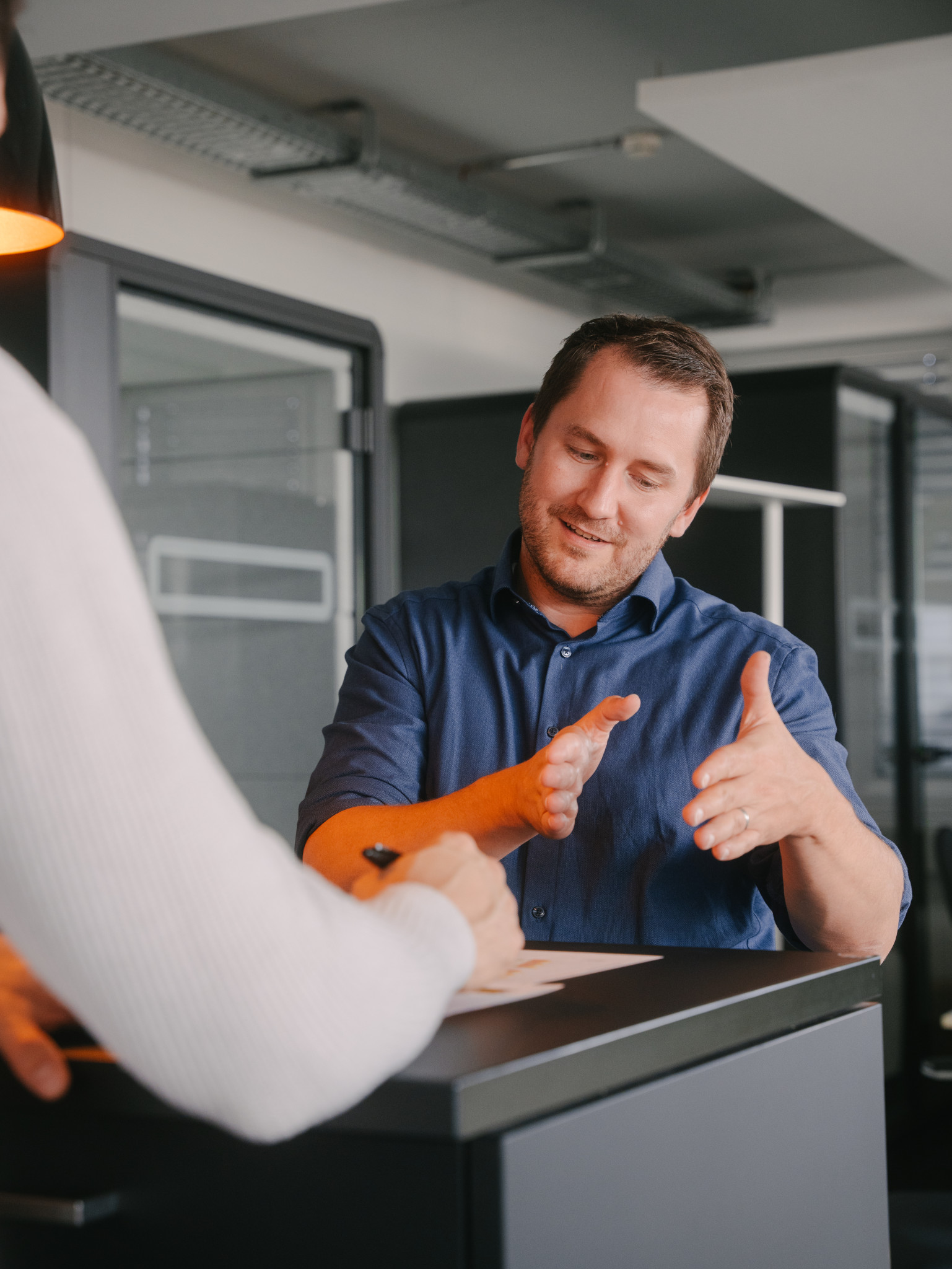Lean experts optimize communication on the construction site with lean methods for greater efficiency.